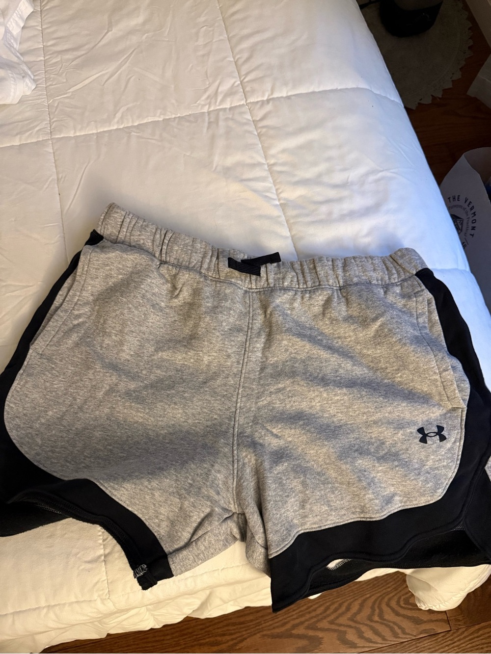 Under Armor LG Light Gray Fleece-Lined Lounge Shorts